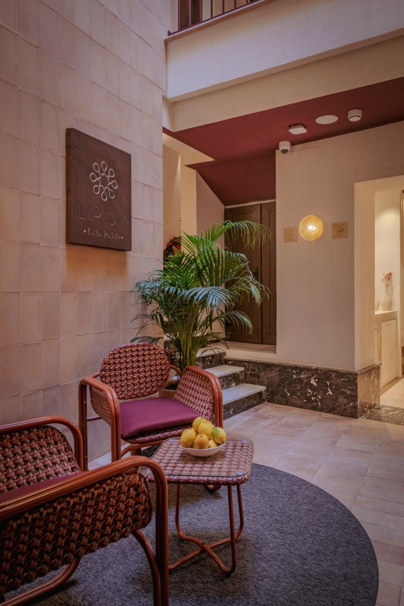 Hotel Lirium Casa Patio Siviglia Esterno foto